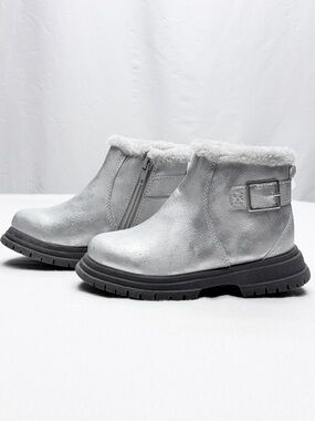 OshKosh Hazel Cozy Boots Girls 10 Silver Faux Fur Zip NWT